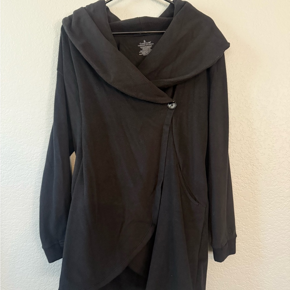 Cuddl Duds Black Fleece Wrap
